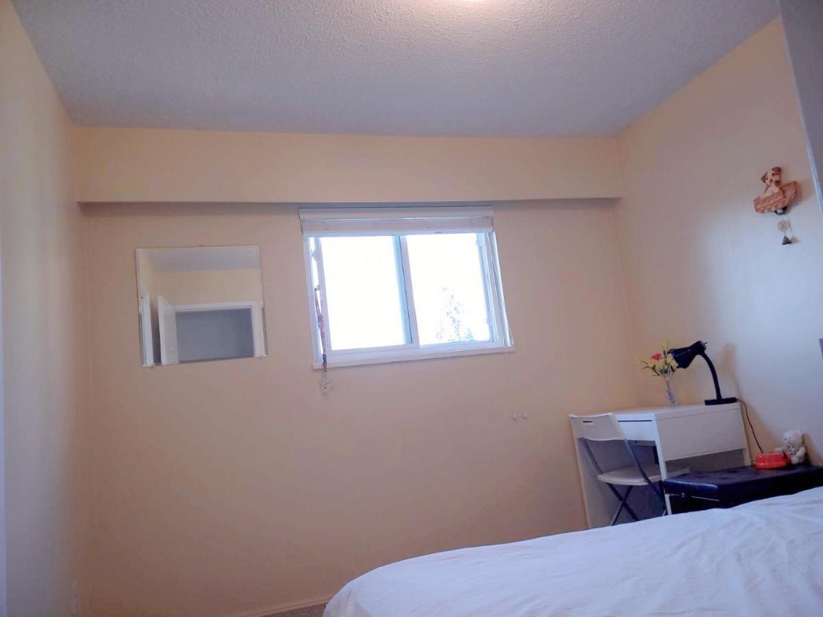 Private Room With Queen Bed In Richmond 202 Ngoại thất bức ảnh